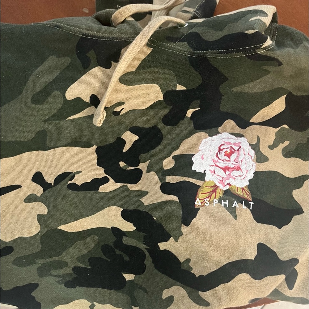 Asphalt Rose Hoodie Small Camo